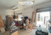 164m² commercial premises for sale in Castelldefels, Carrer de Rafael Casanova i Comes photo