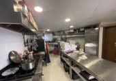 Local comercial en traspaso con 66m² en Marbella foto