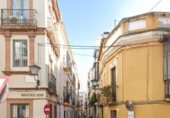Local comercial en venta con 52m² en Sevilla, en la zona de San Vicente, Calle Miguel Cid foto