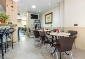 Cafeteria
en venda
amb 45m² a Granada, a la zona de Els Vergels, Plaza Fontiveros foto