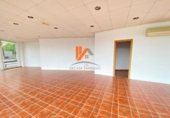 100m² commercial premises for sale in Santiago de Compostela, in the area of A Revolta, Rúa de Sánchez Freire photo