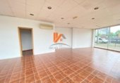 100m² commercial premises for sale in Santiago de Compostela, in the area of A Revolta, Rúa de Sánchez Freire photo