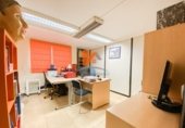 175m² office for sale in Santiago de Compostela, in the area of Cornes, Avenida Romero Donallo photo