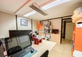 175m² office for sale in Santiago de Compostela, in the area of Cornes, Avenida Romero Donallo photo
