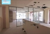 Local comercial en venta con 130m² en Sarriguren, Calle Garajonay foto