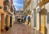 Local comercial en venta con 49m² en Benalmádena, Calle Manantial foto