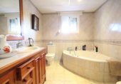 520m² bar for sale in Estepona photo