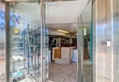 220m² commercial premises for sale in Alicante photo