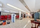 220m² commercial premises for sale in Alicante photo