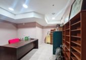 220m² commercial premises for sale in Alicante photo