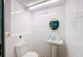 220m² commercial premises for sale in Alicante photo
