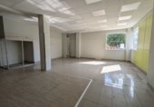 354m² commercial premises for rent in Alceda, Calle Ontaneda, 59 photo