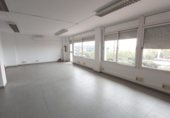 144m² office for rent in Barberà del Vallès photo
