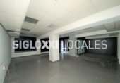 Local comercial en alquiler con 350m² en Barcelona, en la zona de el Coll, Carrer de Móra d'Ebre foto