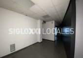Local comercial en alquiler con 350m² en Barcelona, en la zona de el Coll, Carrer de Móra d'Ebre foto