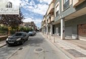 Local comercial en venta con 222m² en Atarfe, Ronda Lindaraja foto
