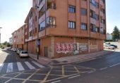 Local comercial en venta con 480m² en San Andrés del Rabanedo, Calle Abogado José Fuertes Martínez foto