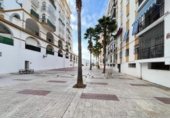 Local comercial en alquiler con 350m² en Estepona foto