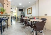 Cafeteria
en venda
amb 46m² a Granada, a la zona de Els Vergels, Calle Profesor Tierno Galván foto