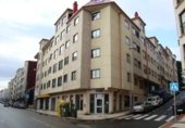 Local comercial en alquiler con 154m² en Pontevedra foto