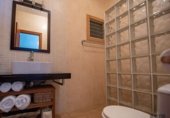 Local comercial en traspaso con 558m² en Deltebre, Calle Lepanto, 13 foto