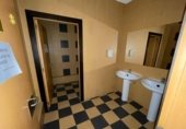 170m² commercial premises for sale in Ponferrada, Calle Antolín López Peláez photo