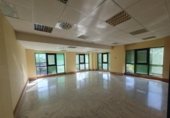 113m² bureau pour vente à Séville, dans le quartier de Triana Ouest, Calle Charles Darwin photo