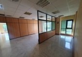 113m² bureau pour vente à Séville, dans le quartier de Triana Ouest, Calle Charles Darwin photo