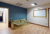 128m² commercial premises for sale in Madrid, in the area of San Diego, Avenida del Monte Igueldo photo