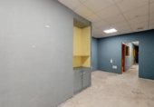 128m² commercial premises for sale in Madrid, in the area of San Diego, Avenida del Monte Igueldo photo