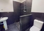 128m² commercial premises for sale in Madrid, in the area of San Diego, Avenida del Monte Igueldo photo