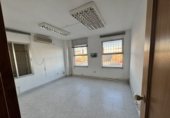 Nave Industrial en alquiler con 800m² en Valladolid, en la zona de Polígono San Cristóbal foto