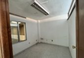 Nave Industrial en alquiler con 800m² en Valladolid, en la zona de Polígono San Cristóbal foto