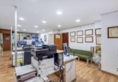 Local comercial en venta con 266m² en Granada, en la zona de Barrio de la Virgen, Calle San Jacinto foto