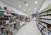 Local comercial en venta con 282m² en Barcelona, en la zona de Sant Andreu de Palomar, Carrer de Santa Marta foto