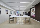 Local comercial en venta con 282m² en Barcelona, en la zona de Sant Andreu de Palomar, Carrer de Santa Marta foto