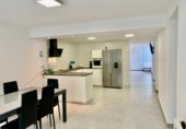 522m² hôtel pour vente à Villanueva del Río y Minas, Barriada de Blas Infante photo
