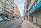 256m² commercial premises for sale in A Coruña, Parque de Santa Margarita photo
