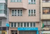 256m² commercial premises for sale in A Coruña, Parque de Santa Margarita photo