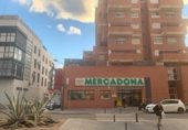 Local comercial en venta con 242m² en Valencia, en la zona de Ayora, Calle Maderas foto