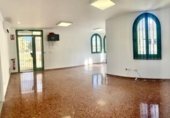 135m² commercial premises for sale in Denia, photo