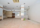 Local comercial
en venda
amb 144m² a Granada, a la zona de Barri del Boquerón, Calle Elvira foto