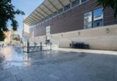 Local comercial
en venda
amb 144m² a Granada, a la zona de Barri del Boquerón, Calle Elvira foto