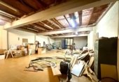 Local comercial en venta con 263m² en Figueras, Carrer Nou foto