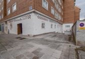 Local comercial en venta con 170m² en Cambre, Praza Casares Quiroga foto