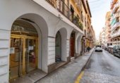 Local comercial
en venda
amb 193m² a Granada, a la zona de Barri del Boquerón, Calle Mano de Hierro foto