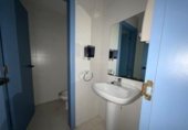 158m² locaux commerciaux pour vente à Laguna de Negrillos, Calle Don Pedro Llamas photo