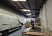 260m² warehouse industrial for sale in Liria, photo