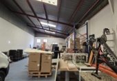 260m² warehouse industrial for sale in Liria, photo