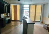 52m² hair salon for sale in Ponferrada, Calle de la Cierva photo